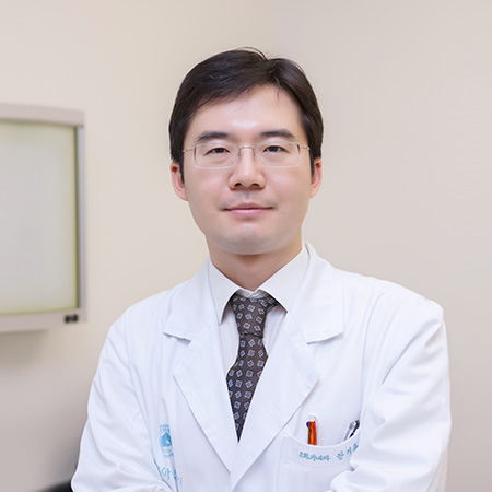 Dr. Ahn Ji-yong